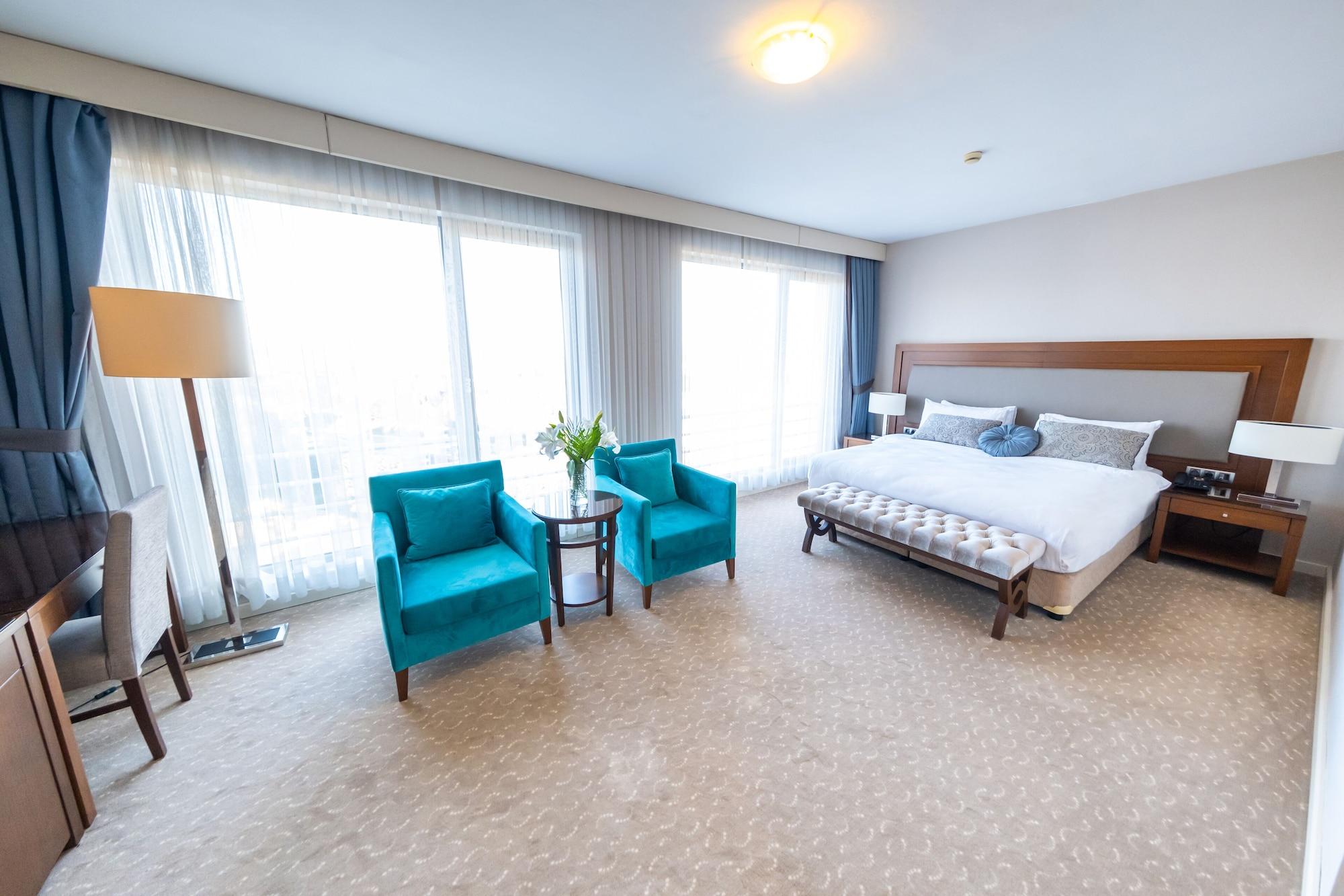 Miracle Istanbul Asia Airport Hotel & Spa Esterno foto A bedroom at the hotel