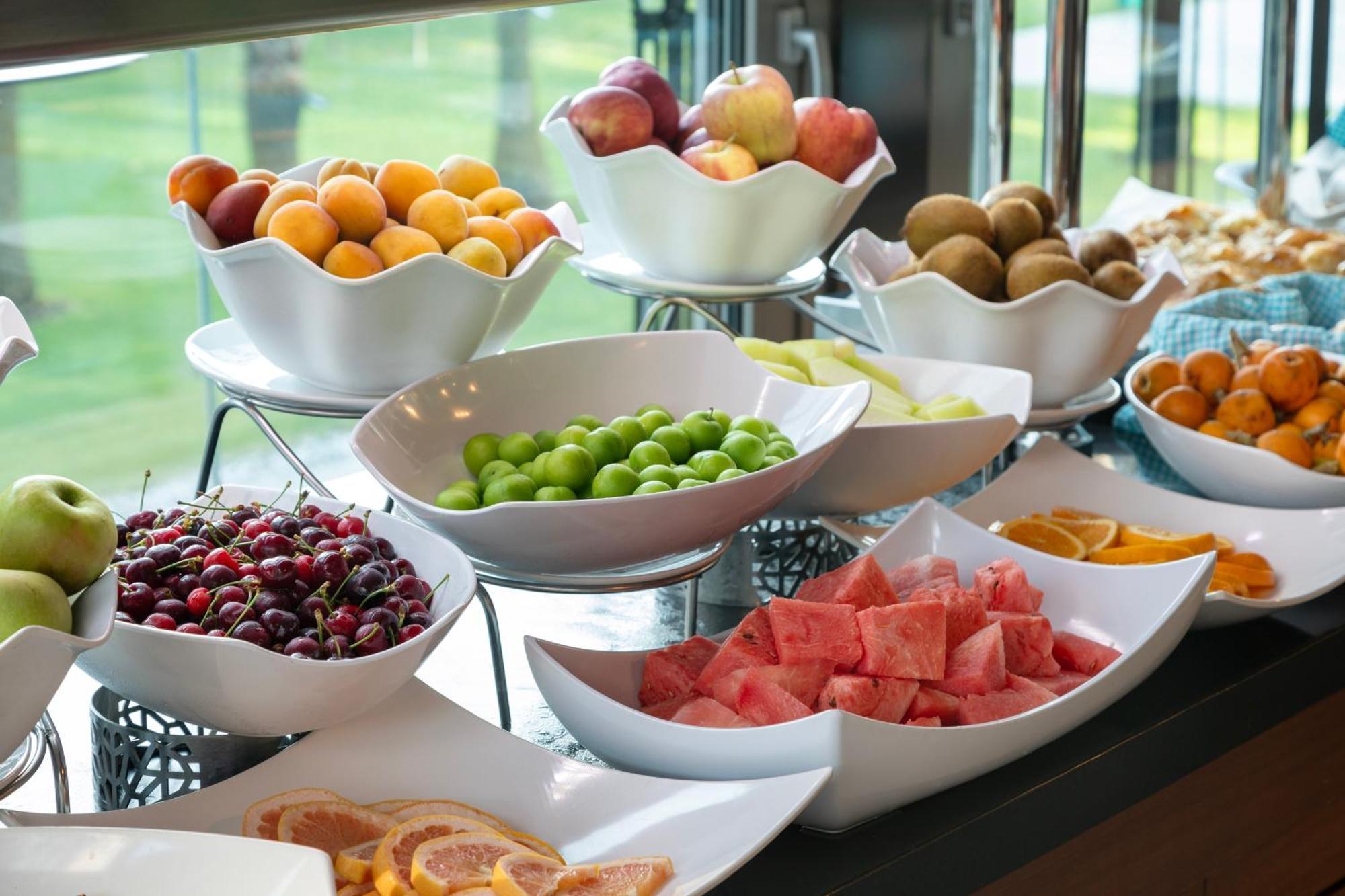 Miracle Istanbul Asia Airport Hotel & Spa Esterno foto Fruit salad