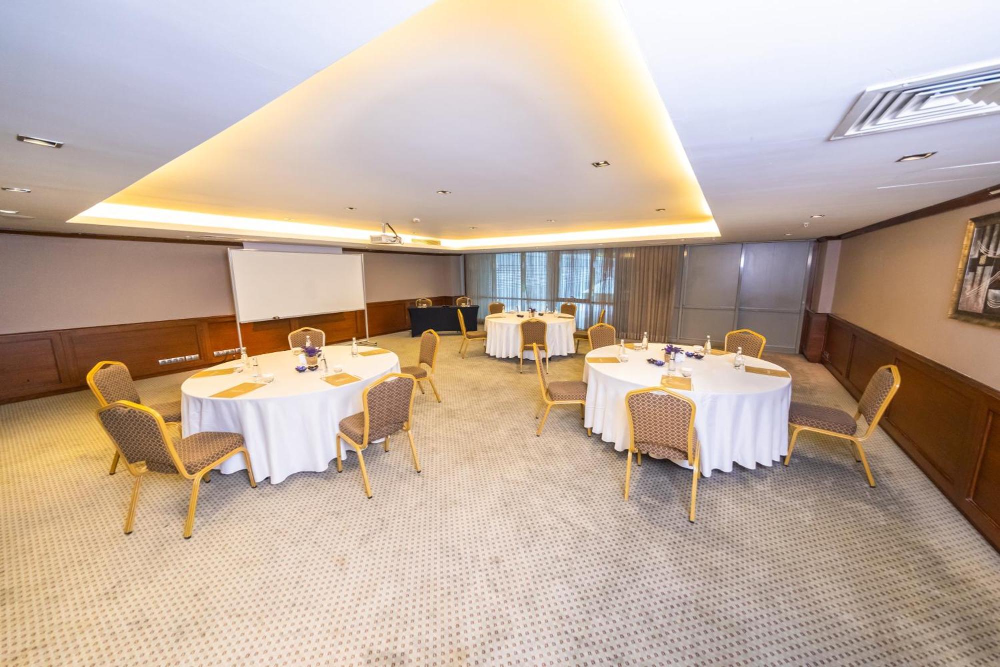 Miracle Istanbul Asia Airport Hotel & Spa Esterno foto Meeting room