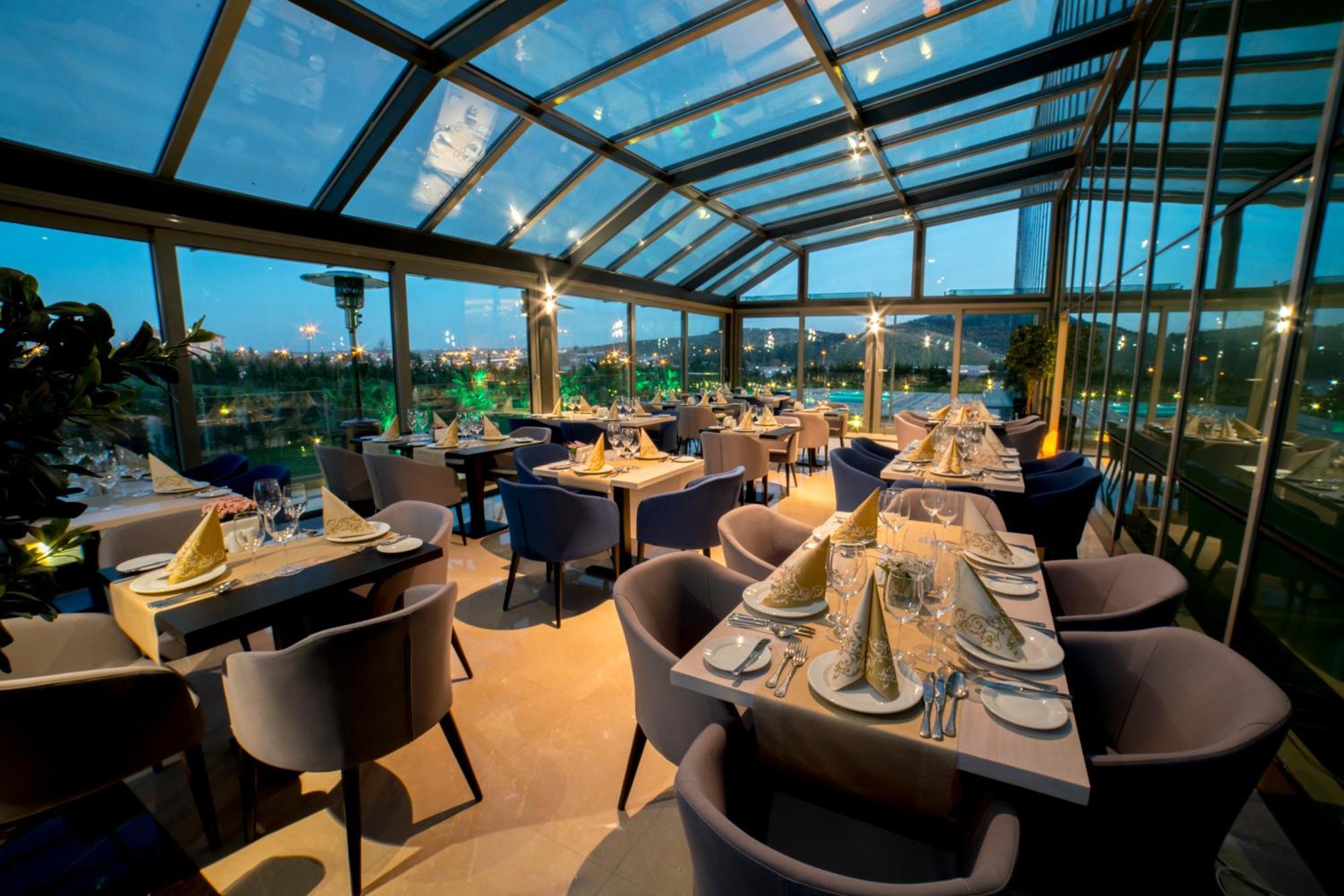 Miracle Istanbul Asia Airport Hotel & Spa Esterno foto The restaurant