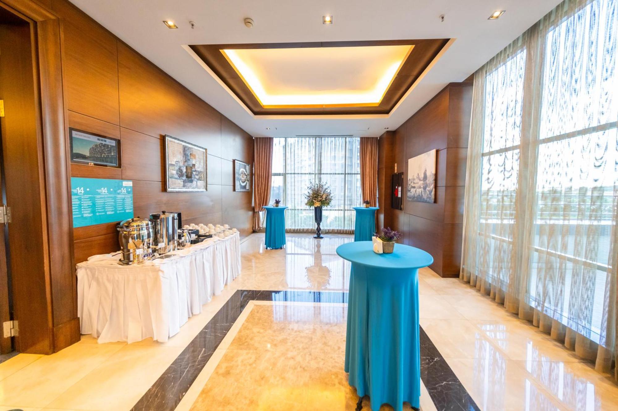 Miracle Istanbul Asia Airport Hotel & Spa Esterno foto The lobby of the hotel