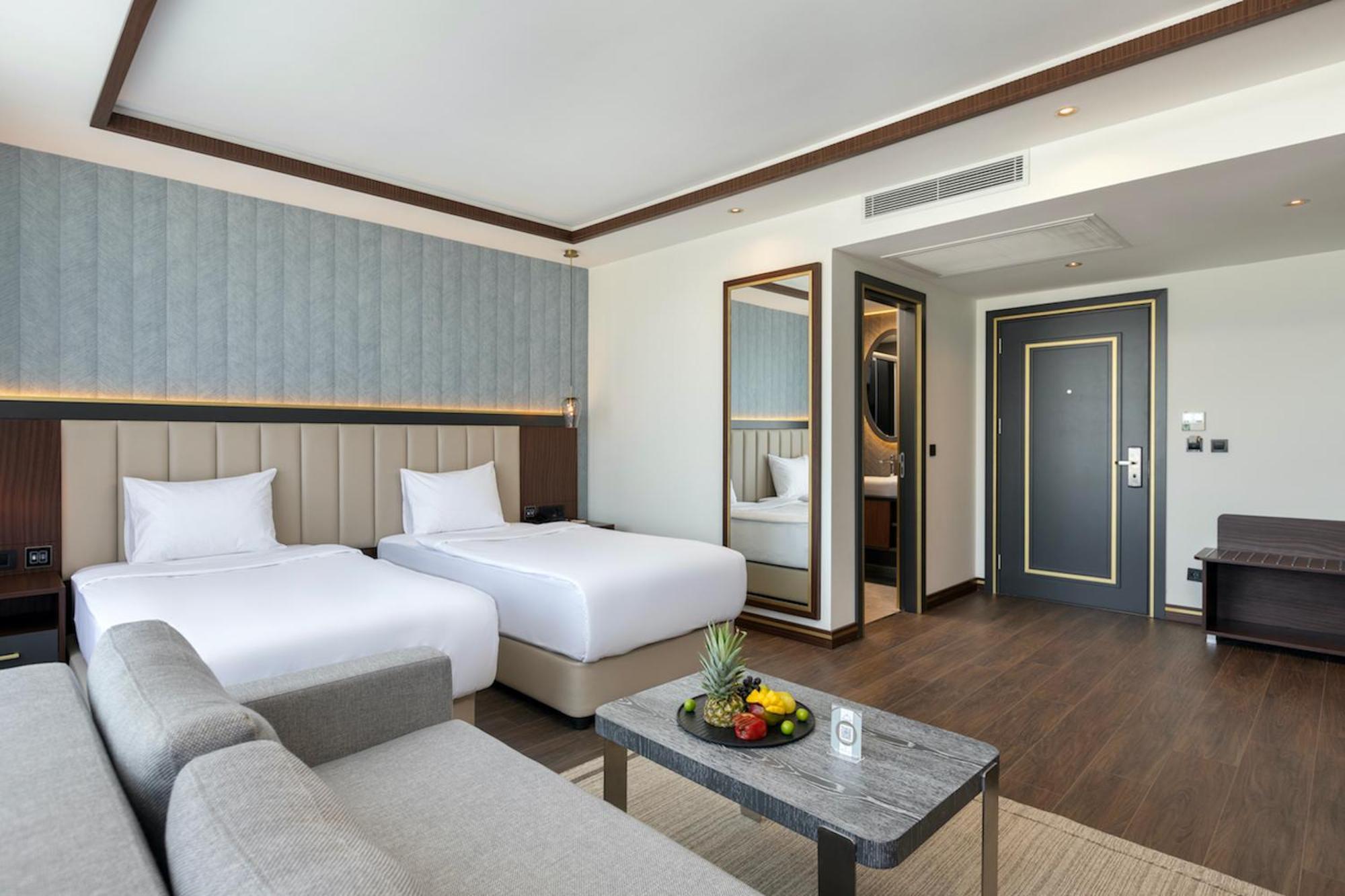 Miracle Istanbul Asia Airport Hotel & Spa Esterno foto Deluxe Room