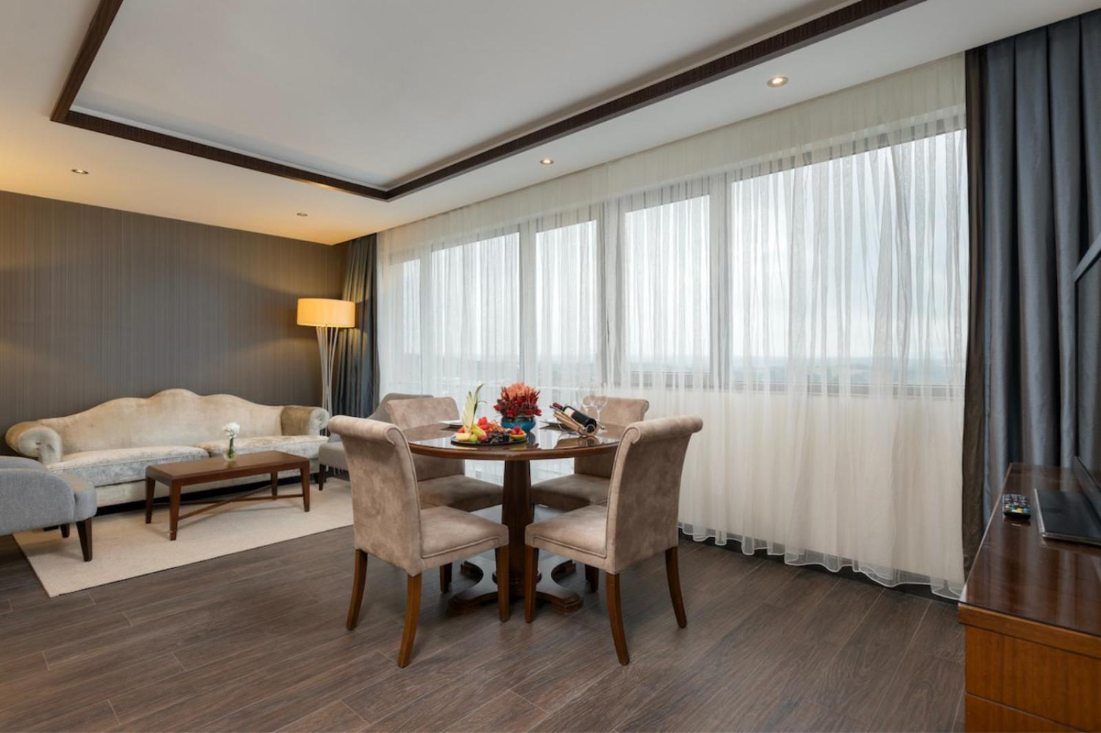 Miracle Istanbul Asia Airport Hotel & Spa Esterno foto A suite at the hotel